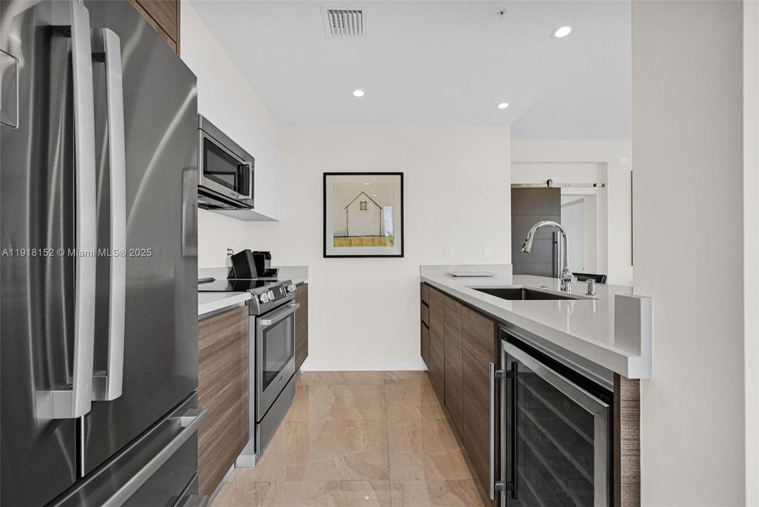 For Rent: $4,990 (2 beds, 2 baths, 1213 Square Feet)