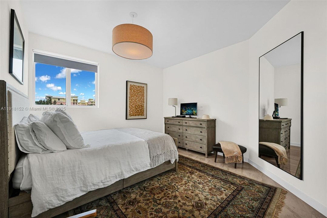 For Rent: $4,990 (2 beds, 2 baths, 1213 Square Feet)