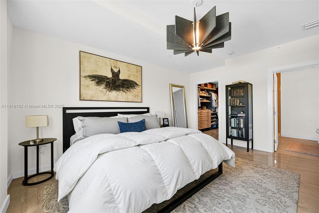 For Rent: $4,990 (2 beds, 2 baths, 1213 Square Feet)