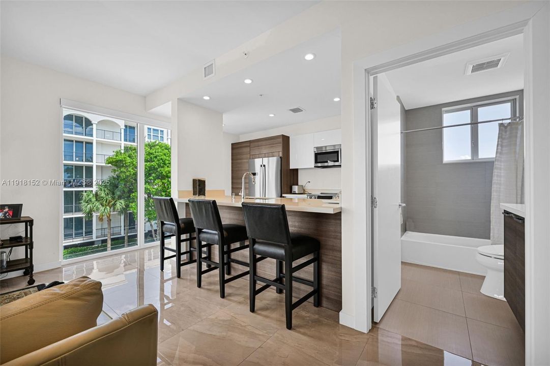 For Rent: $4,990 (2 beds, 2 baths, 1213 Square Feet)