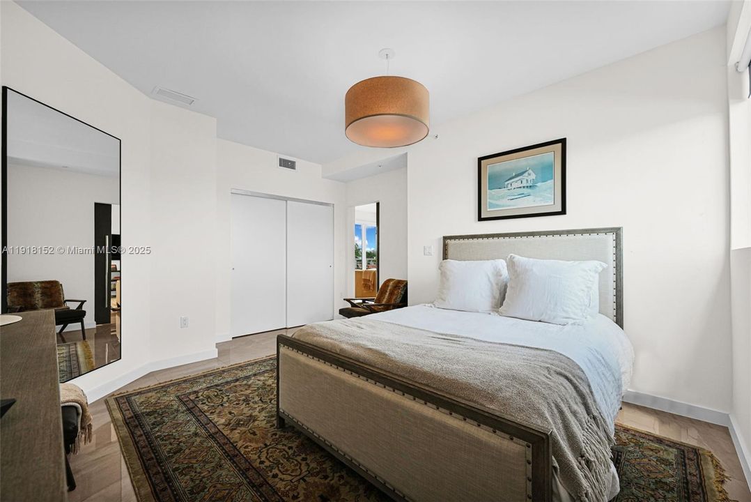 For Rent: $4,990 (2 beds, 2 baths, 1213 Square Feet)