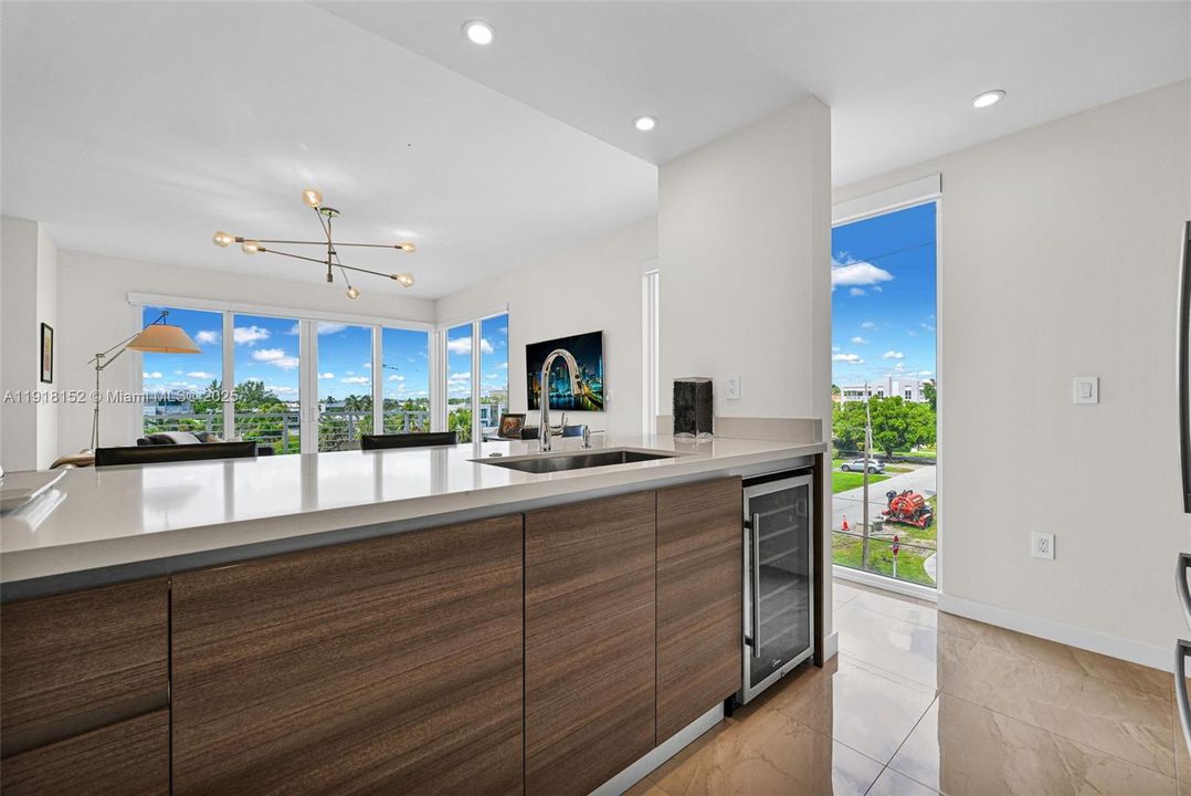 For Rent: $4,990 (2 beds, 2 baths, 1213 Square Feet)