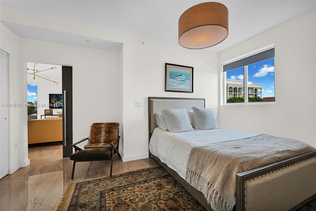 For Rent: $4,990 (2 beds, 2 baths, 1213 Square Feet)