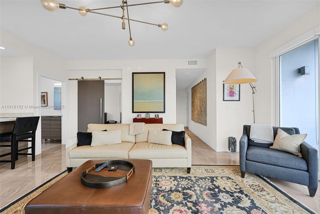 For Rent: $4,990 (2 beds, 2 baths, 1213 Square Feet)