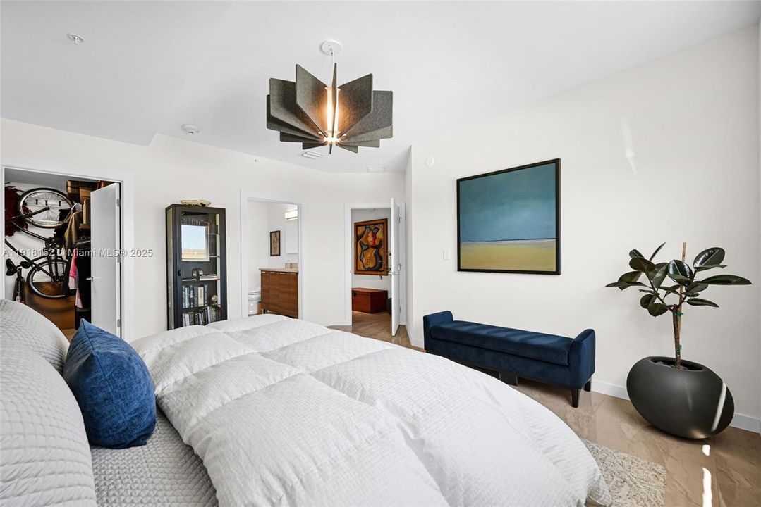 For Rent: $4,990 (2 beds, 2 baths, 1213 Square Feet)