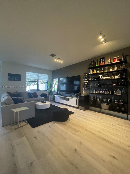 На продажу: $565,000 (3 спален, 2 ванн, 1583 Квадратных фут)