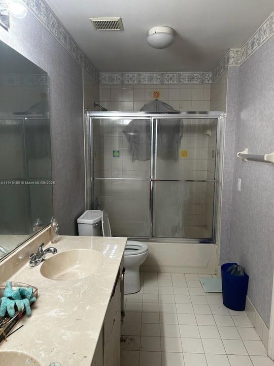 待售: $920,000 (6 贝兹, 4 浴室, 3446 平方英尺)