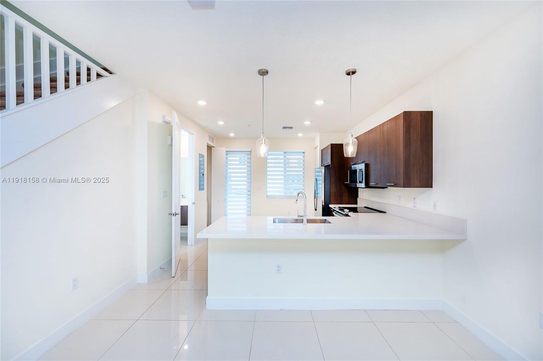 En Venta: $500,000 (3 camas, 2 baños, 1322 Pies cuadrados)