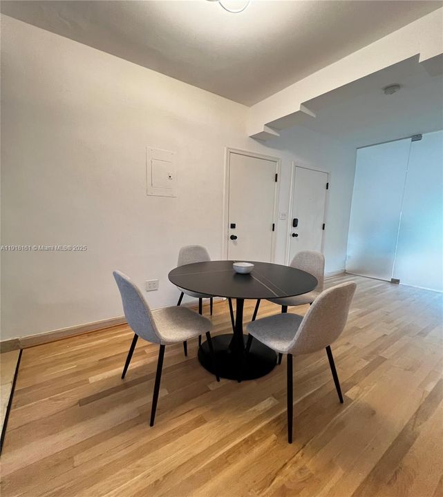 На продажу: $269,000 (1 спален, 1 ванн, 420 Квадратных фут)