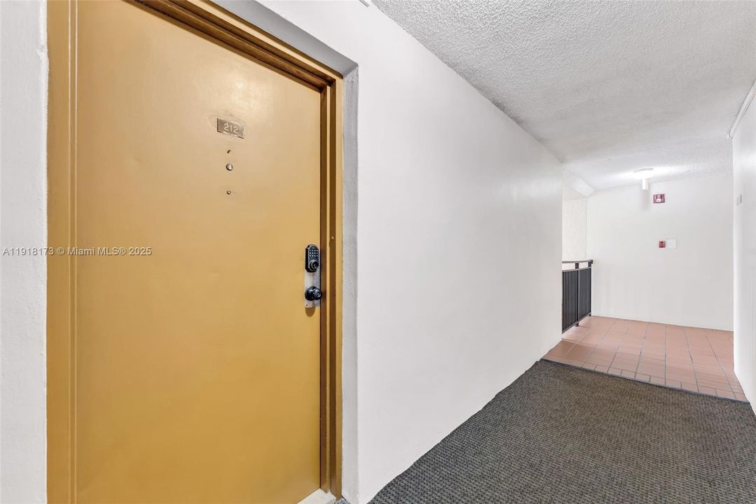 出租: $1,850 (1 贝兹, 1 浴室, 614 平方英尺)