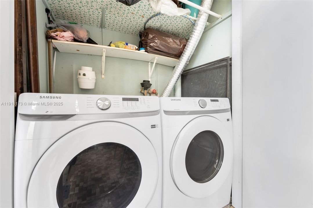 出租: $1,850 (1 贝兹, 1 浴室, 614 平方英尺)