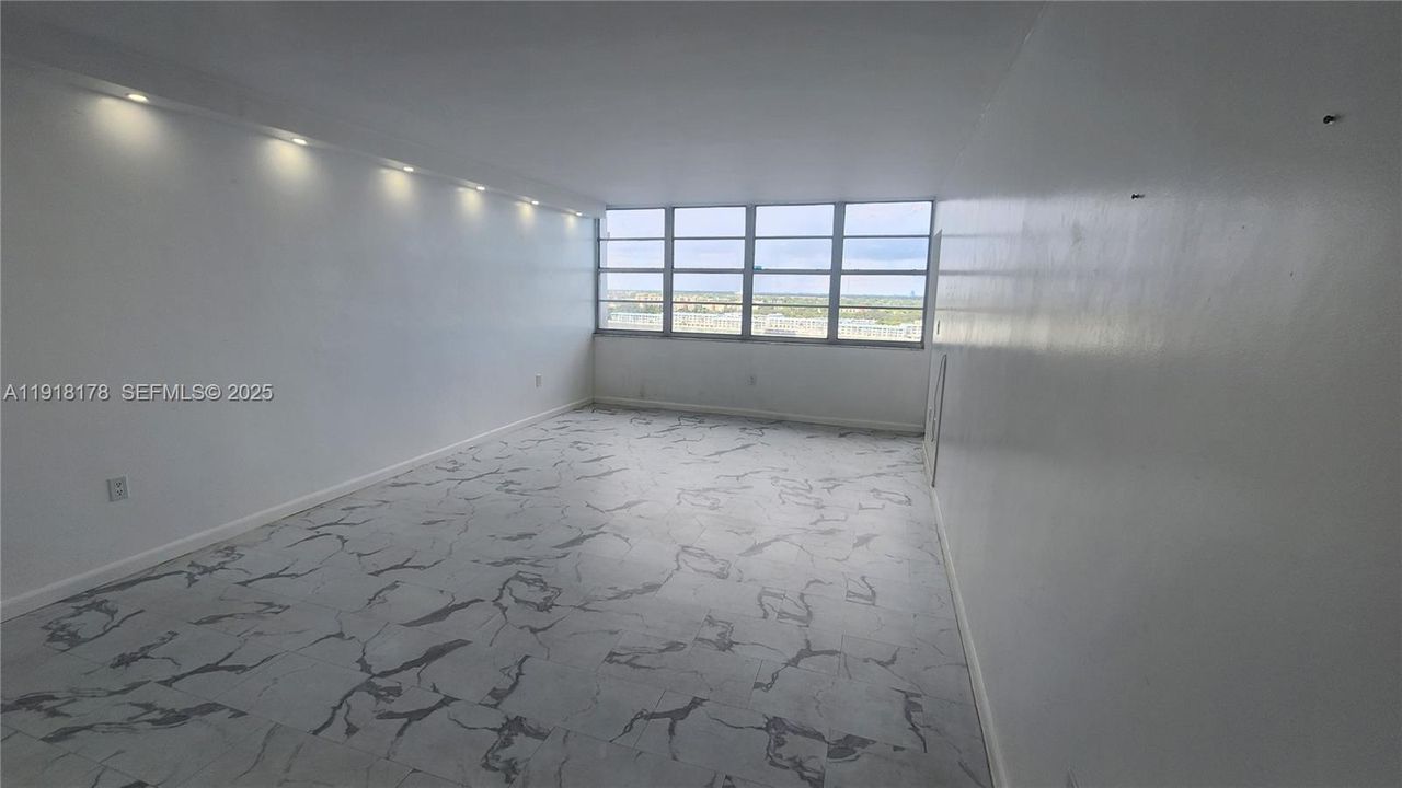 В аренду: $1,800 (1 спален, 2 ванн, 861 Квадратных фут)