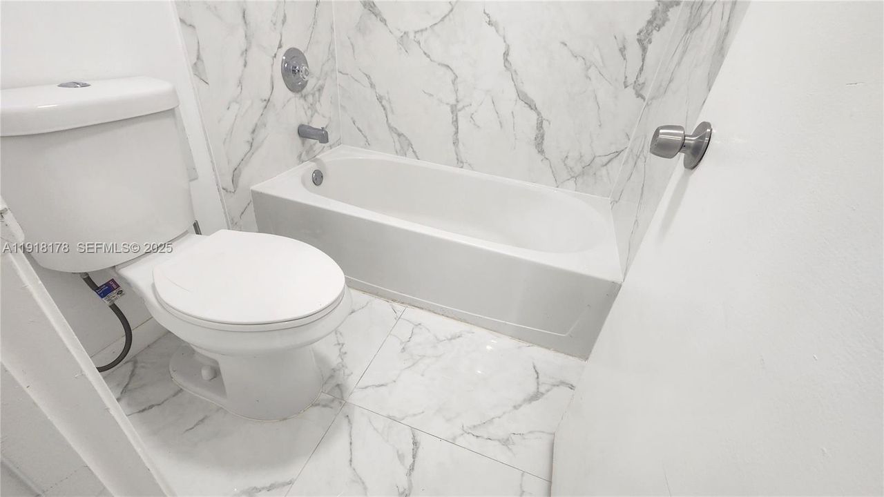 В аренду: $1,800 (1 спален, 2 ванн, 861 Квадратных фут)