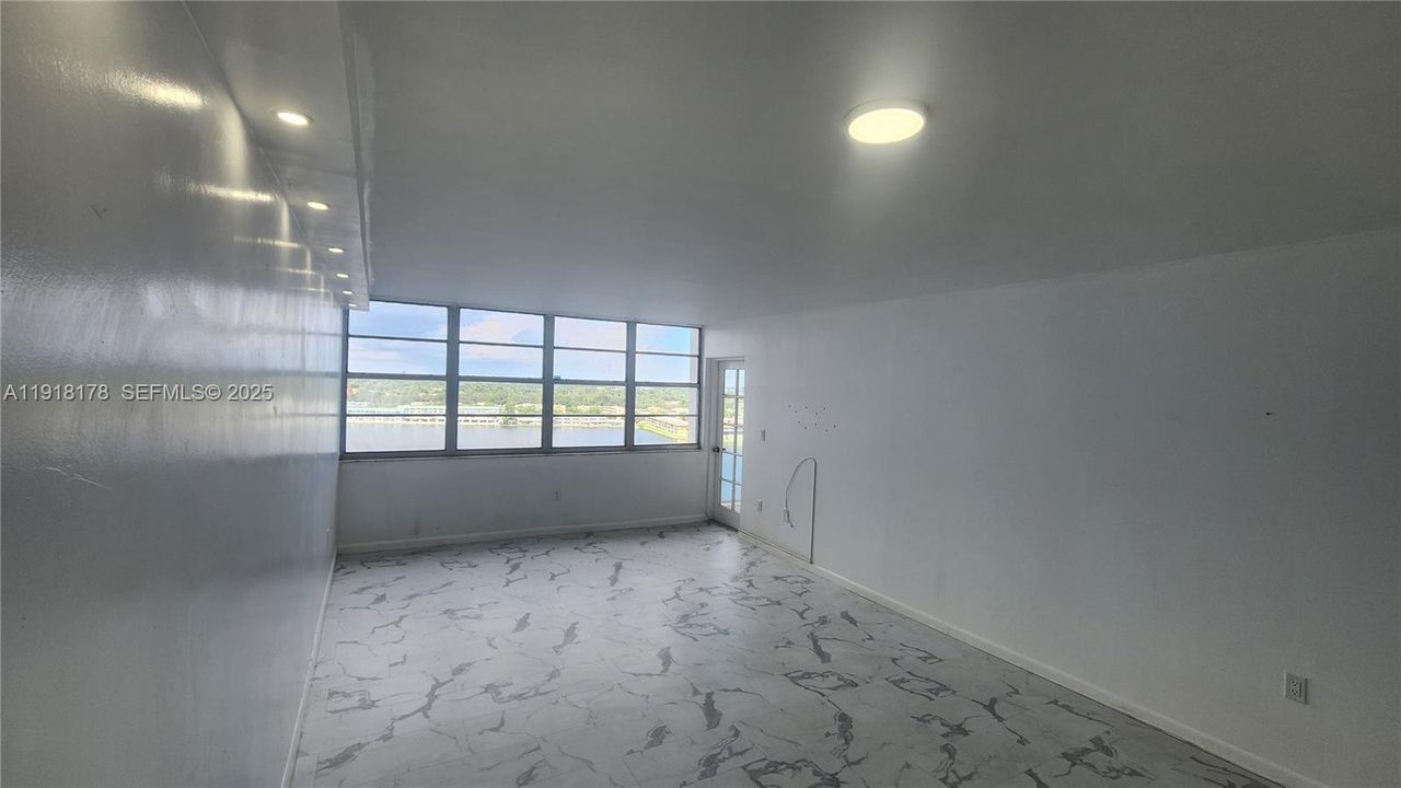 В аренду: $1,800 (1 спален, 2 ванн, 861 Квадратных фут)