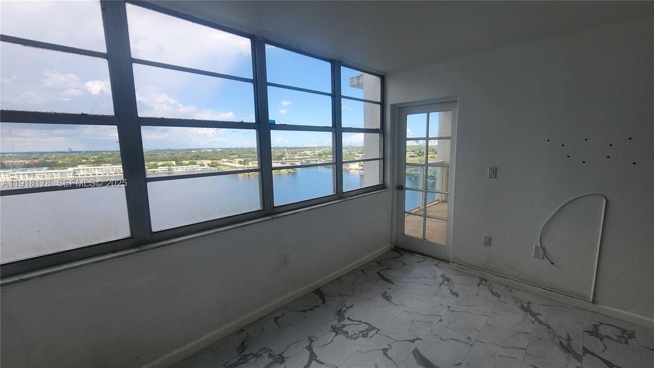 В аренду: $1,800 (1 спален, 2 ванн, 861 Квадратных фут)