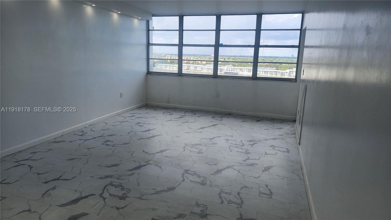 В аренду: $1,800 (1 спален, 2 ванн, 861 Квадратных фут)