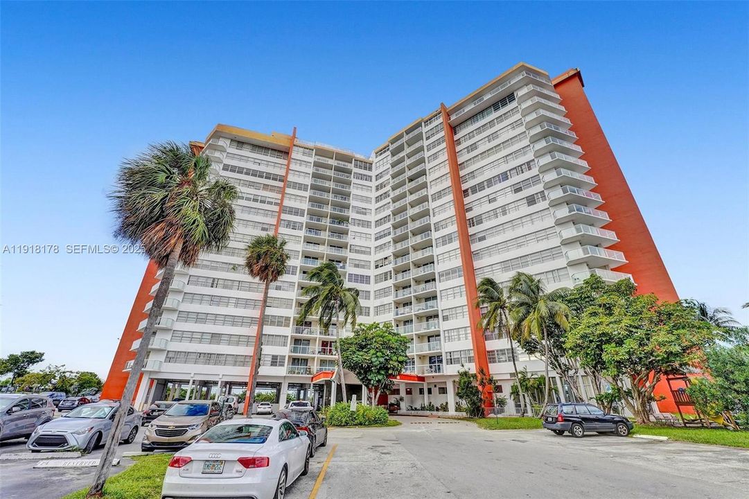 В аренду: $1,800 (1 спален, 2 ванн, 861 Квадратных фут)