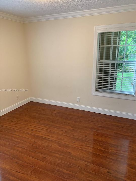 For Rent: $4,900 (4 beds, 2 baths, 2346 Square Feet)
