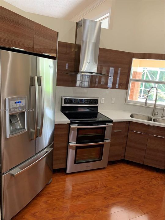 For Rent: $4,900 (4 beds, 2 baths, 2346 Square Feet)