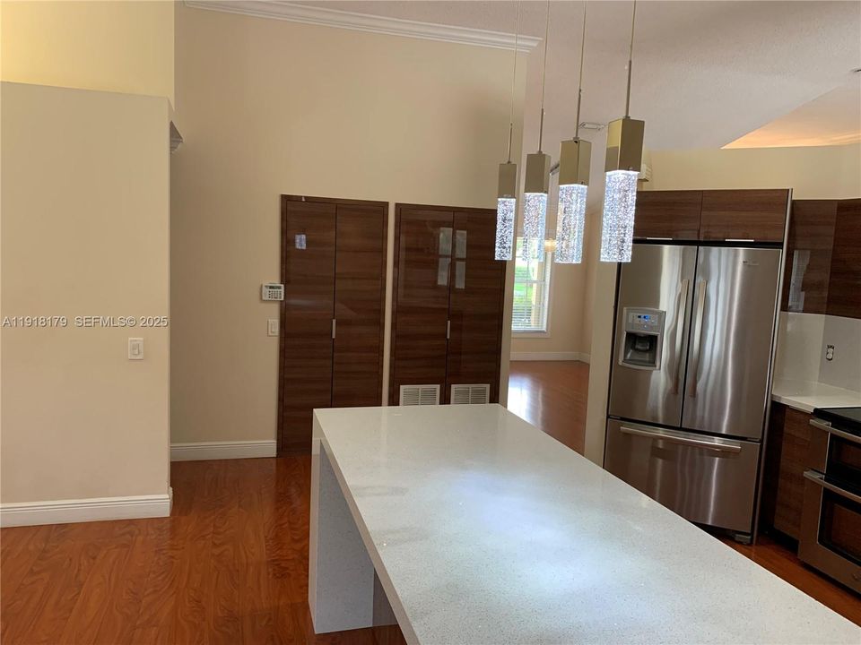 For Rent: $4,900 (4 beds, 2 baths, 2346 Square Feet)