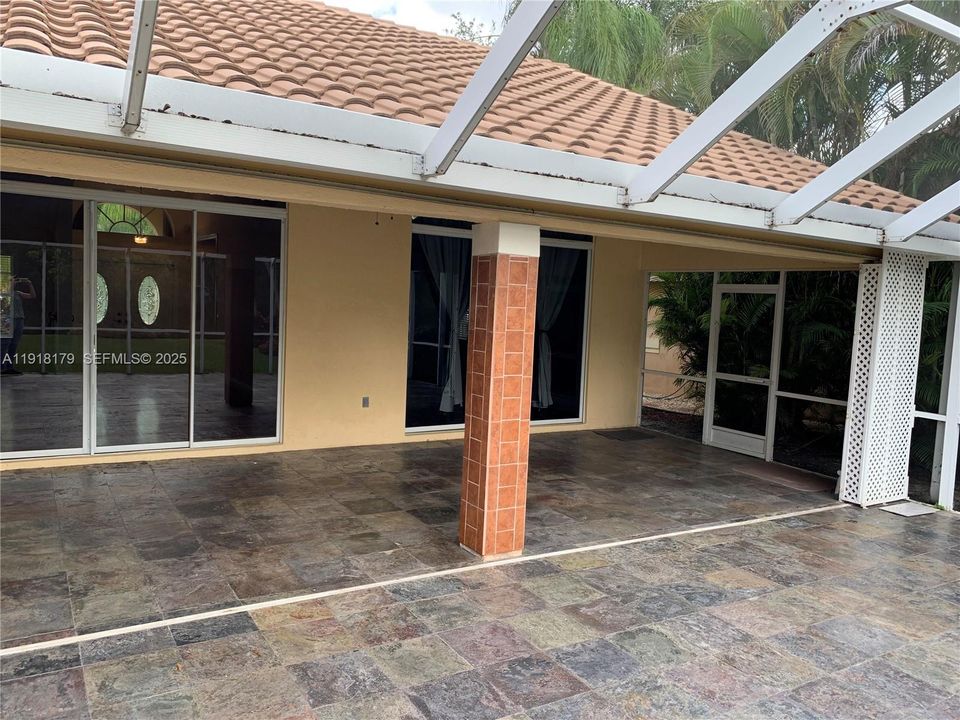 For Rent: $4,900 (4 beds, 2 baths, 2346 Square Feet)