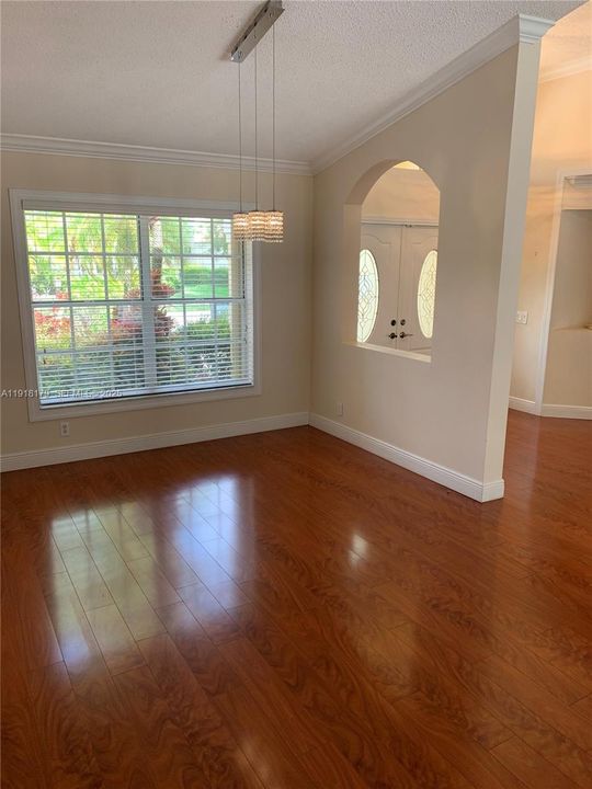 For Rent: $4,900 (4 beds, 2 baths, 2346 Square Feet)