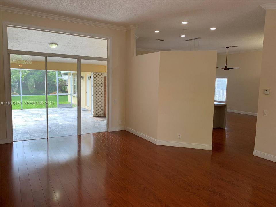 For Rent: $4,900 (4 beds, 2 baths, 2346 Square Feet)