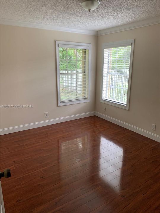 For Rent: $4,900 (4 beds, 2 baths, 2346 Square Feet)