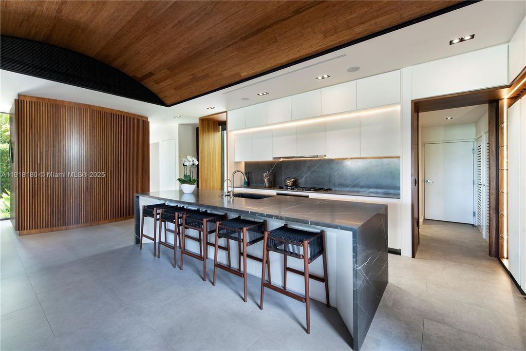 For Rent: $40,000 (3 beds, 3 baths, 2922 Square Feet)