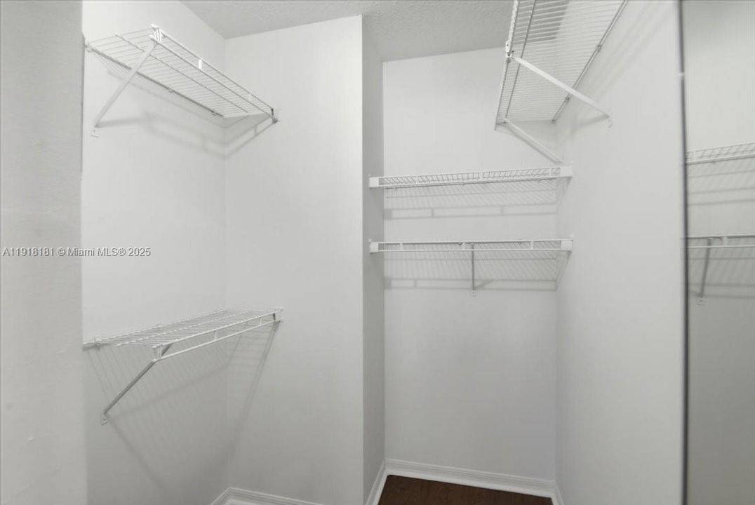 For Rent: $3,200 (3 beds, 2 baths, 1368 Square Feet)