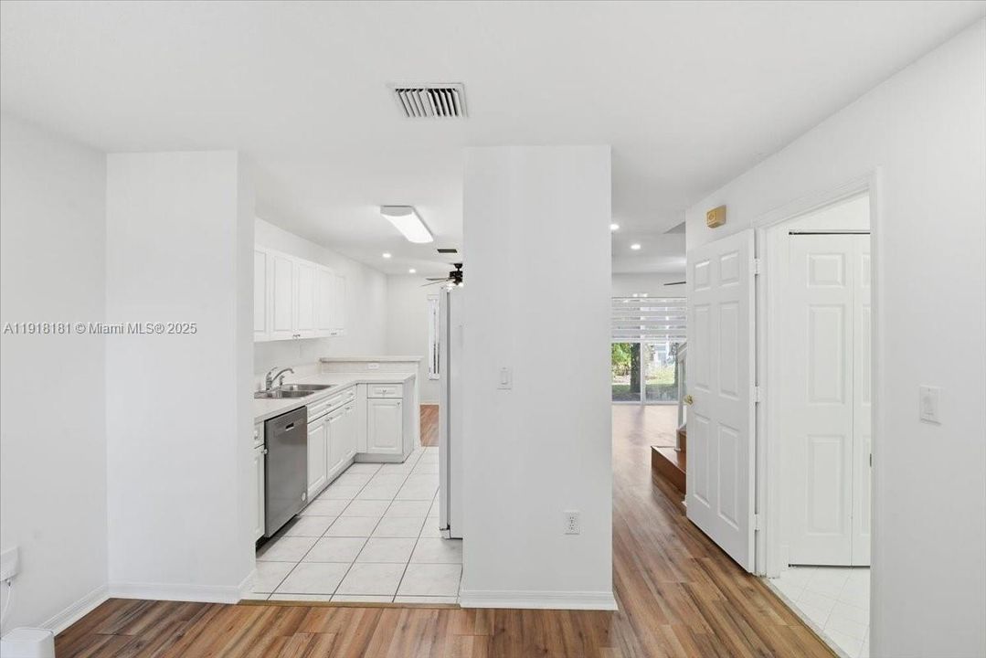 For Rent: $3,200 (3 beds, 2 baths, 1368 Square Feet)