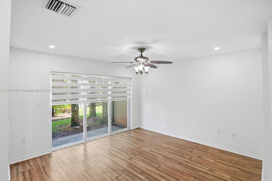 For Rent: $3,200 (3 beds, 2 baths, 1368 Square Feet)