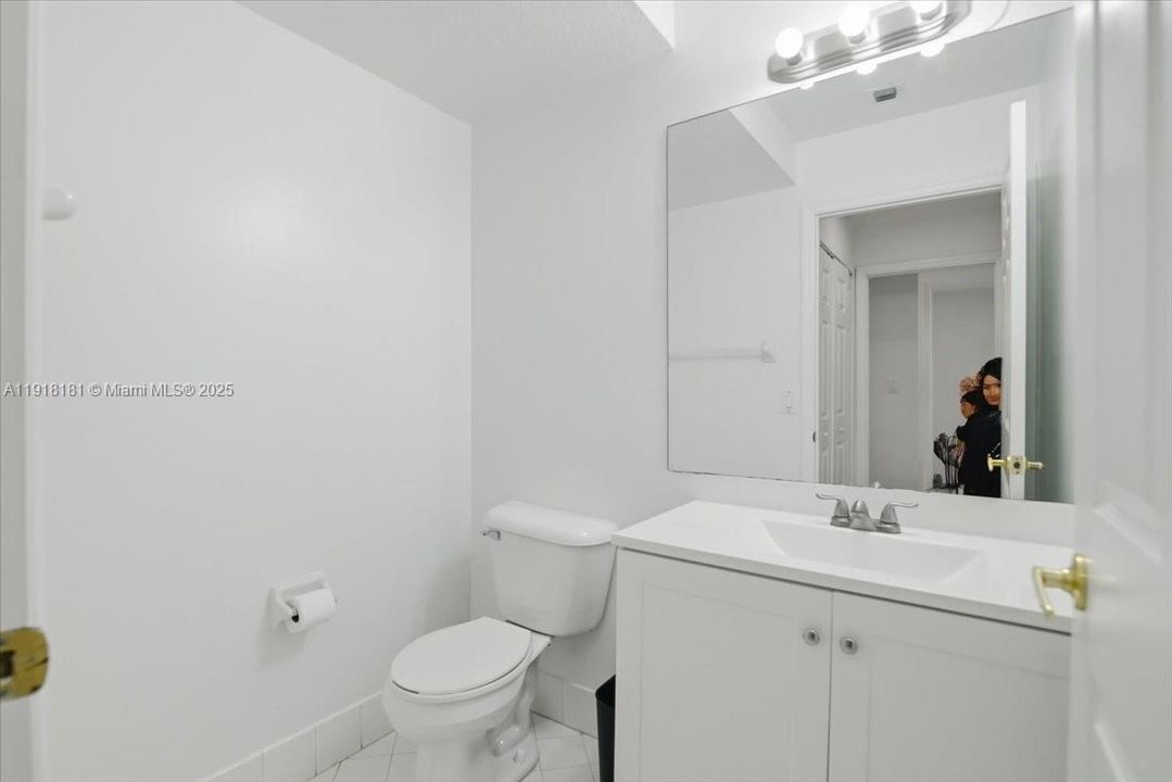 For Rent: $3,200 (3 beds, 2 baths, 1368 Square Feet)