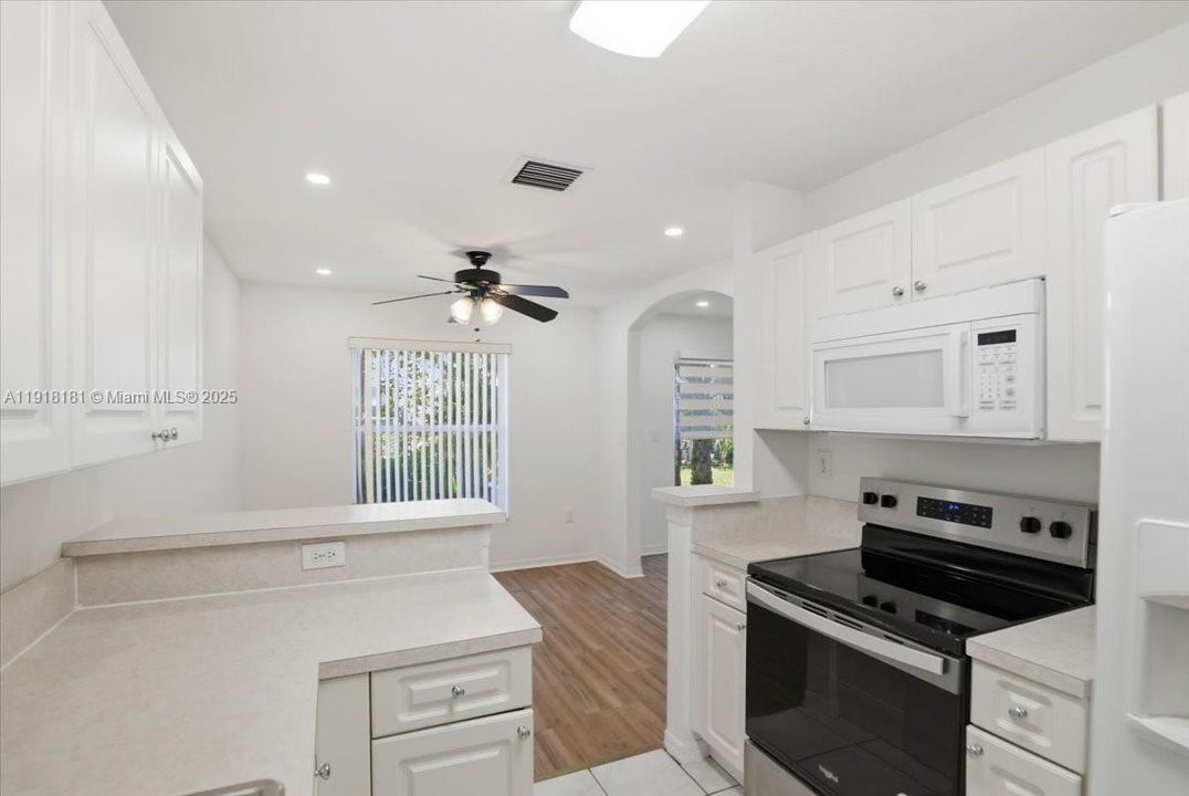 For Rent: $3,200 (3 beds, 2 baths, 1368 Square Feet)