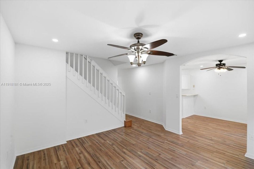 For Rent: $3,200 (3 beds, 2 baths, 1368 Square Feet)