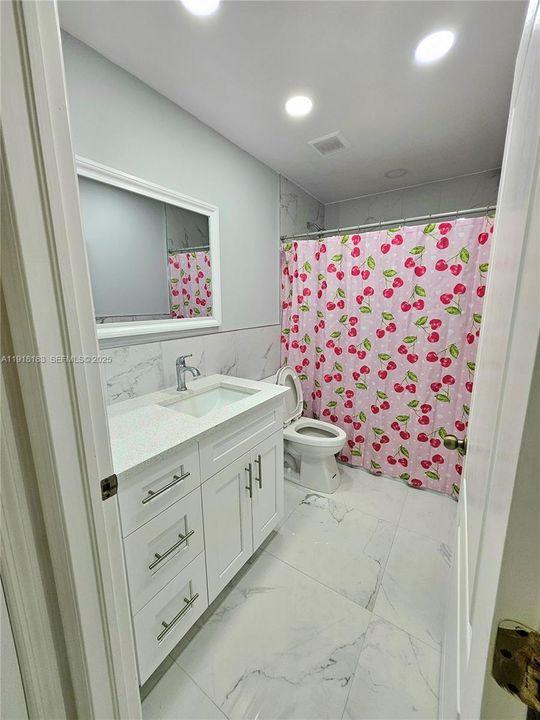 For Sale: $329,995 (3 beds, 2 baths, 1274 Square Feet)