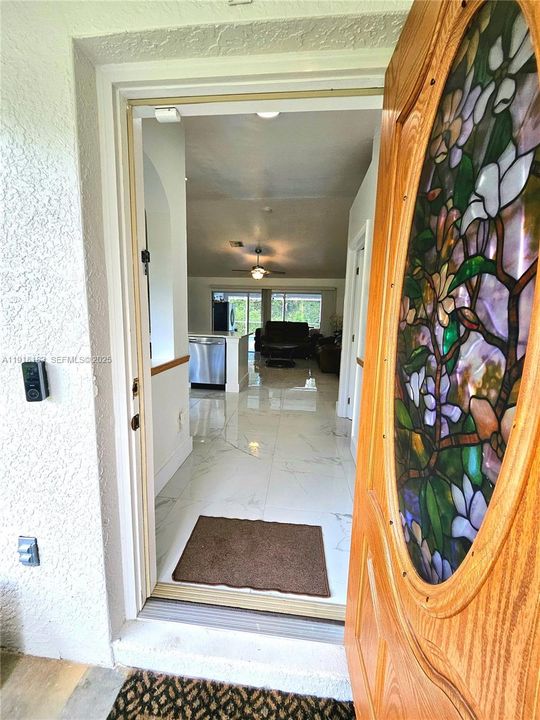 For Sale: $329,995 (3 beds, 2 baths, 1274 Square Feet)