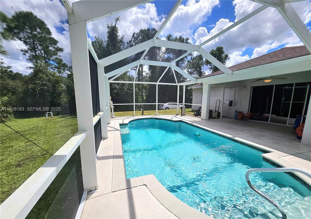 For Sale: $329,995 (3 beds, 2 baths, 1274 Square Feet)