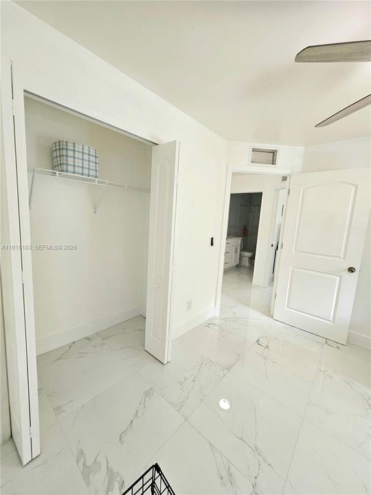 For Sale: $329,995 (3 beds, 2 baths, 1274 Square Feet)