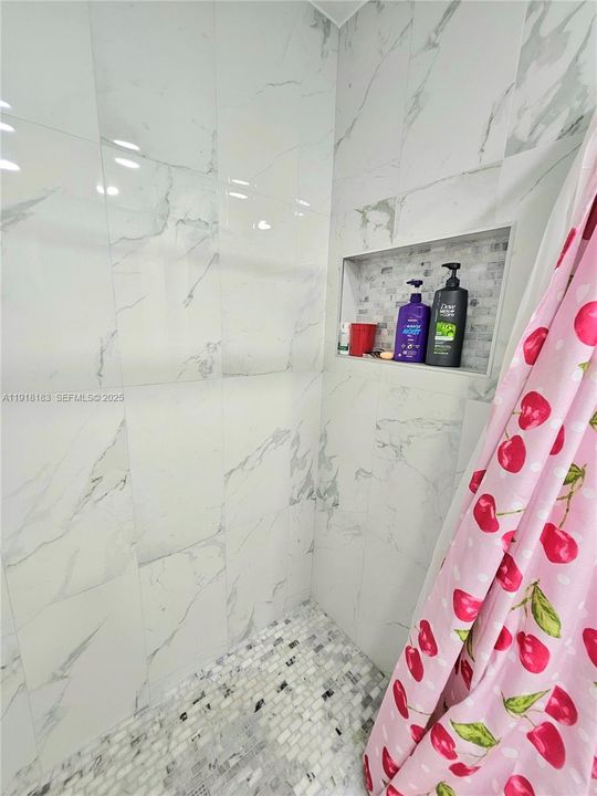 For Sale: $329,995 (3 beds, 2 baths, 1274 Square Feet)