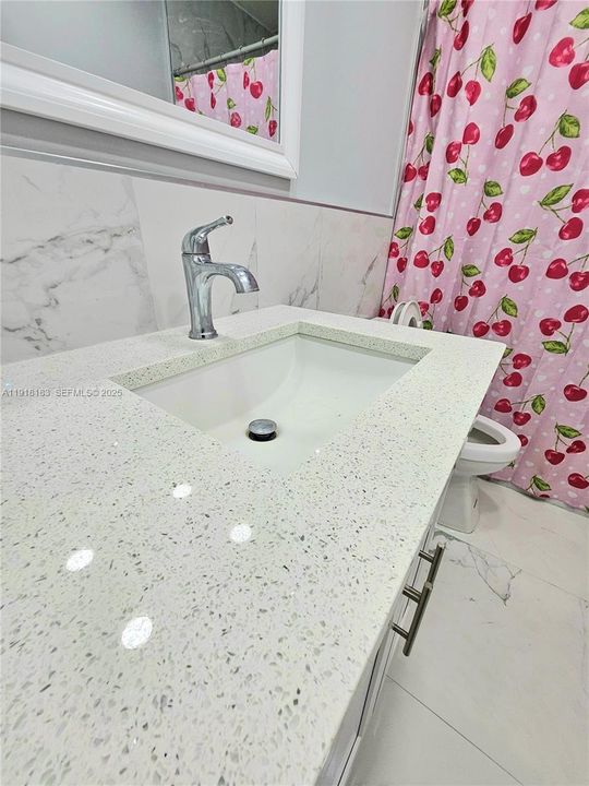 For Sale: $329,995 (3 beds, 2 baths, 1274 Square Feet)