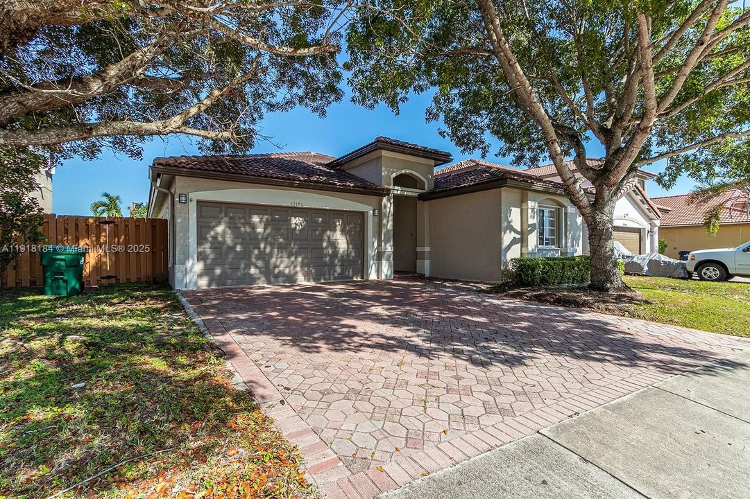 En Renta: $4,000 (3 camas, 2 baños, 1901 Pies cuadrados)