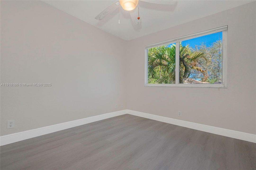 Activo con contrato: $3,795 (3 camas, 2 baños, 1687 Pies cuadrados)