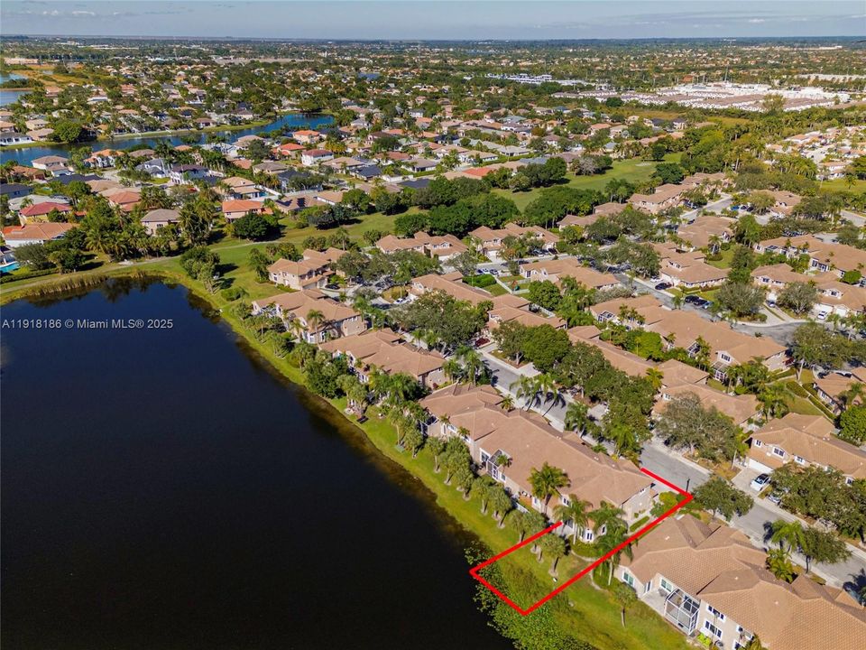 Activo con contrato: $3,795 (3 camas, 2 baños, 1687 Pies cuadrados)