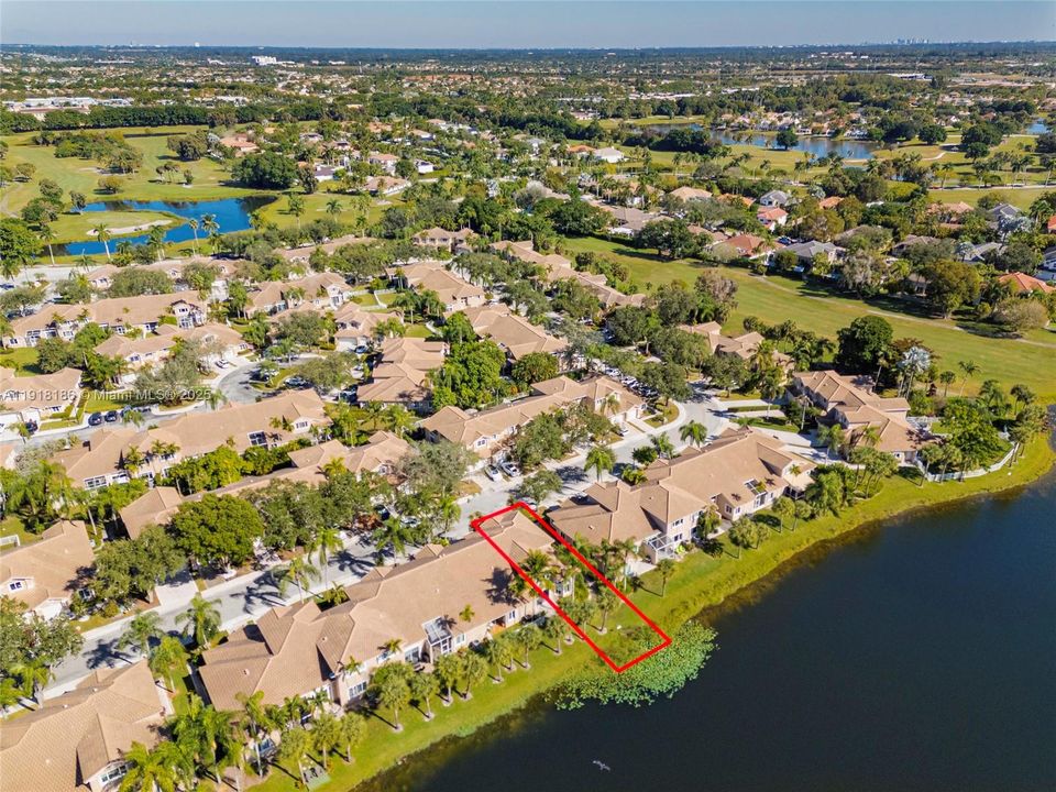 Activo con contrato: $3,795 (3 camas, 2 baños, 1687 Pies cuadrados)