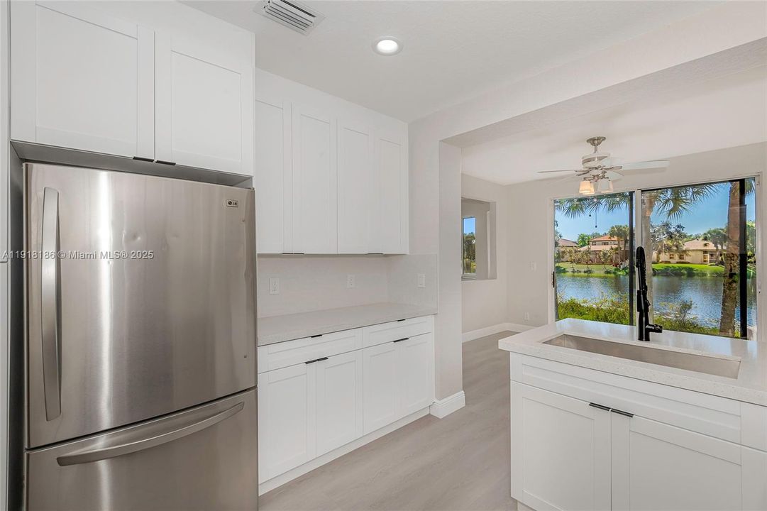 Activo con contrato: $3,795 (3 camas, 2 baños, 1687 Pies cuadrados)