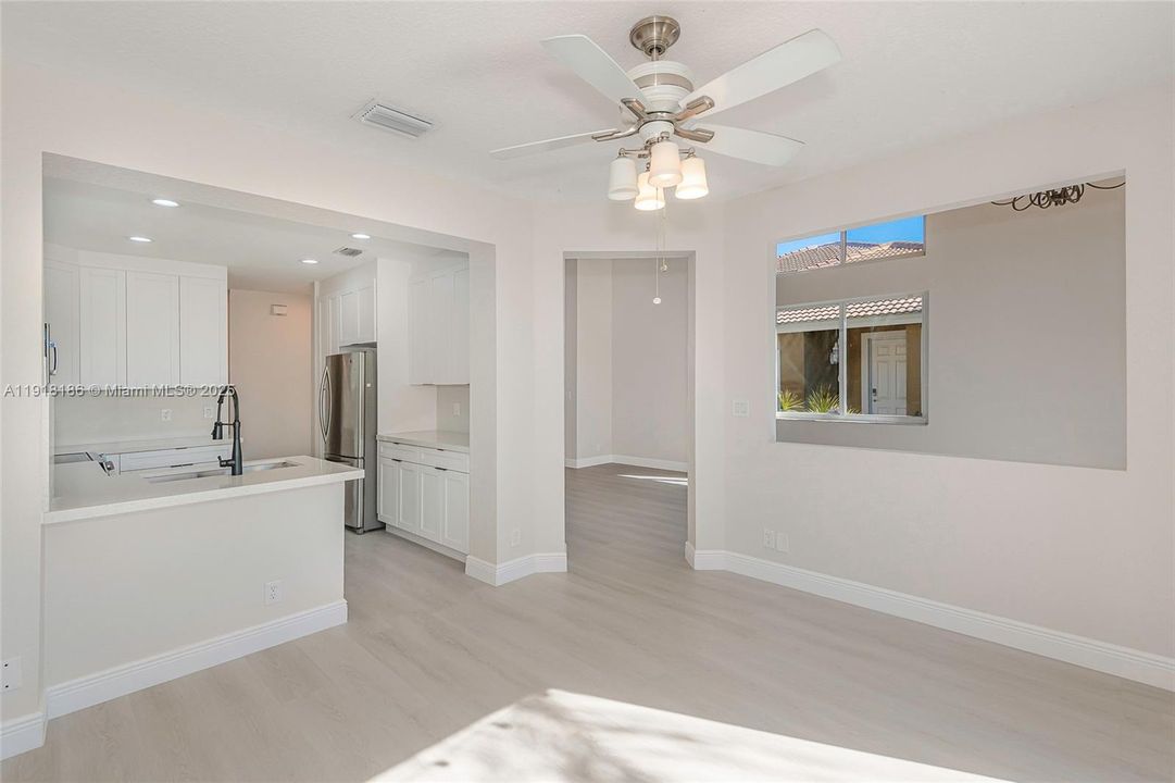 Activo con contrato: $3,795 (3 camas, 2 baños, 1687 Pies cuadrados)