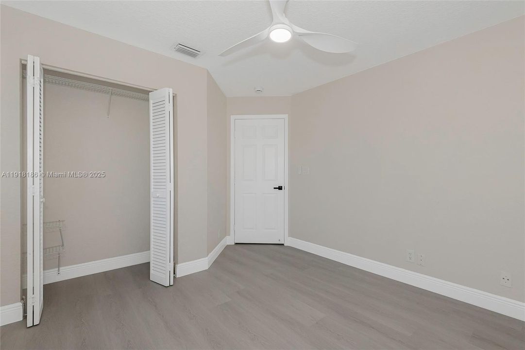 Activo con contrato: $3,795 (3 camas, 2 baños, 1687 Pies cuadrados)