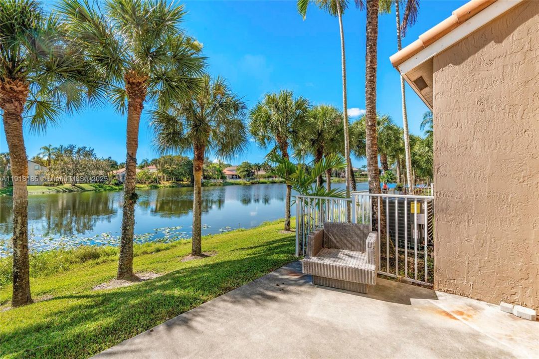 Activo con contrato: $3,795 (3 camas, 2 baños, 1687 Pies cuadrados)