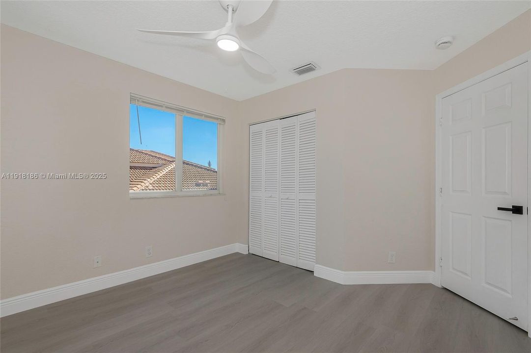 Activo con contrato: $3,795 (3 camas, 2 baños, 1687 Pies cuadrados)